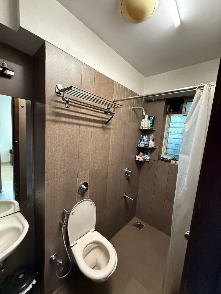 Bathroom, bandra west 2 Bedroom 750 Sq.Ft. Apartment In Bandra West Mumbai 8916362
