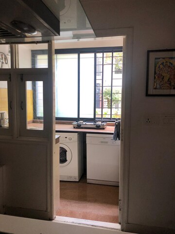 Room in 3 BHK Apartment at Embassy Habitat, Palace Road – for Sale