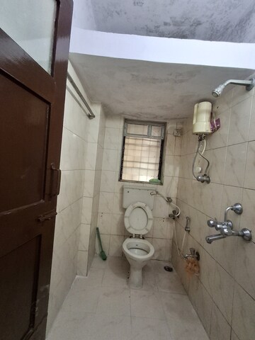 Bathroom in 1 BHK Apartment at HDIL Dheeraj Upvan 1, Borivali East – for Rent