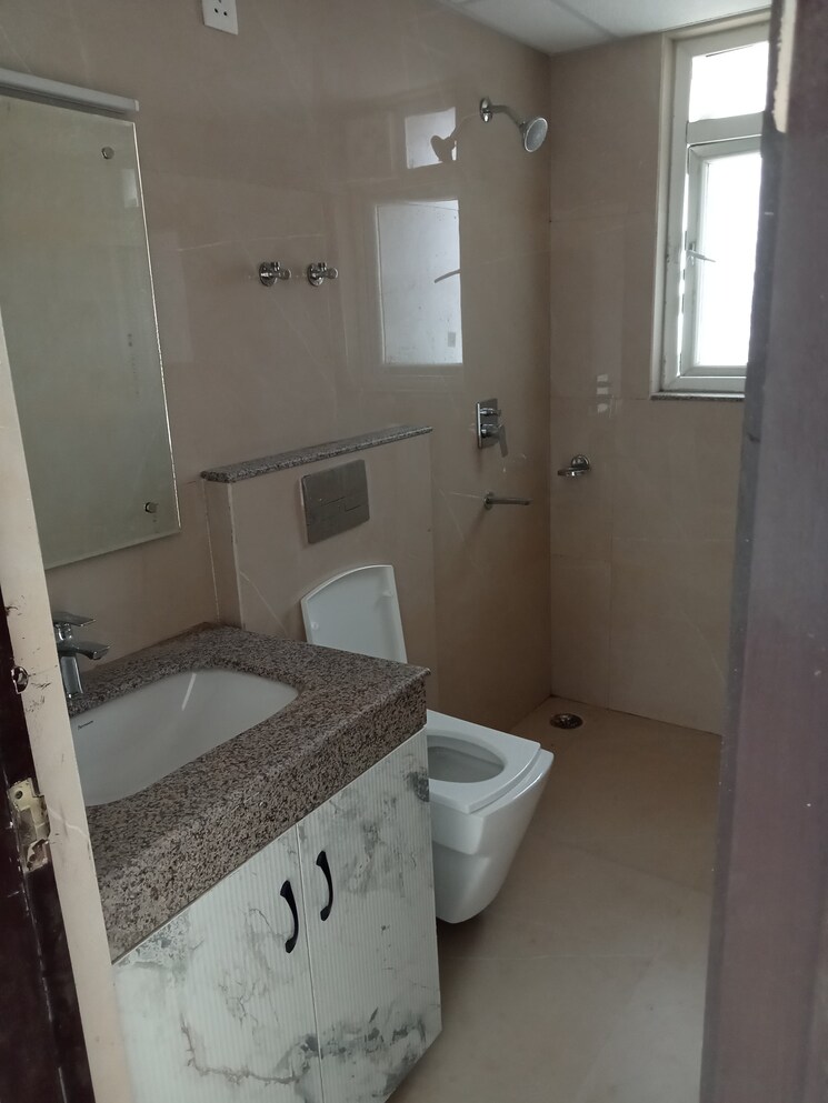 Bathroom, omaxe-waterscapes 3.5 Bedroom 1775 Sq.Ft. Apartment In Gomti Nagar Lucknow 8916394