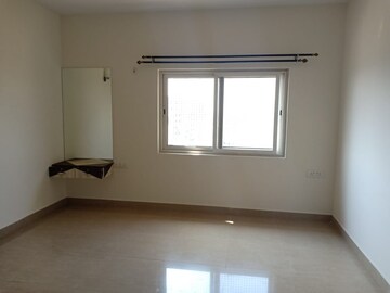 Room in 3 BHK Apartment at Salarpuria Gold Summit, Hennur – for Rent