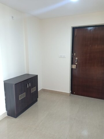Room in 3 BHK Apartment at Salarpuria Gold Summit, Hennur – for Rent