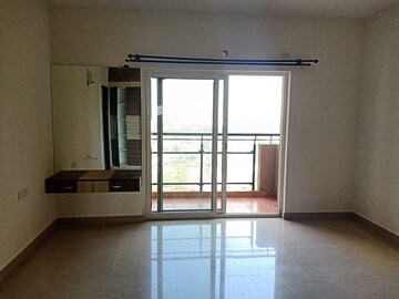 Room in 3 BHK Apartment at Salarpuria Gold Summit, Hennur – for Rent