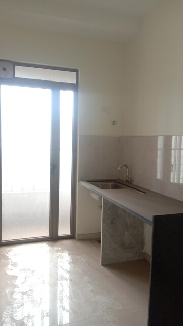 Room in 2 BHK Apartment at Kalpataru Paramount, Kapur Bawdi – for Sale