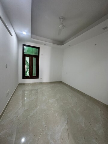 Room in 2 BHK Builder Floor at Saket – for Rent