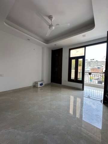 Room in 2 BHK Builder Floor at Saket – for Rent