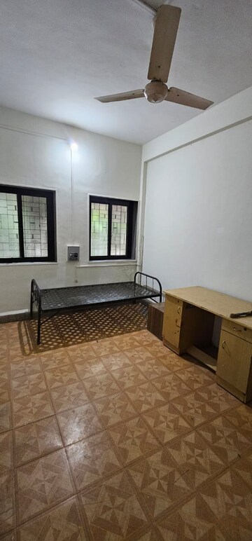 Bedroom in 2 BHK Apartment at Erandwane – for Rent