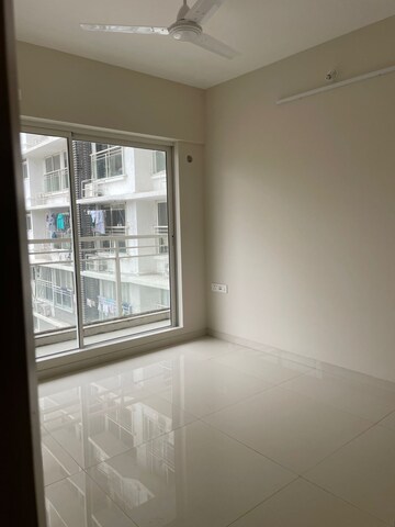 Room in 2 BHK Apartment at Sugee Atharva, Prabhadevi – for Rent