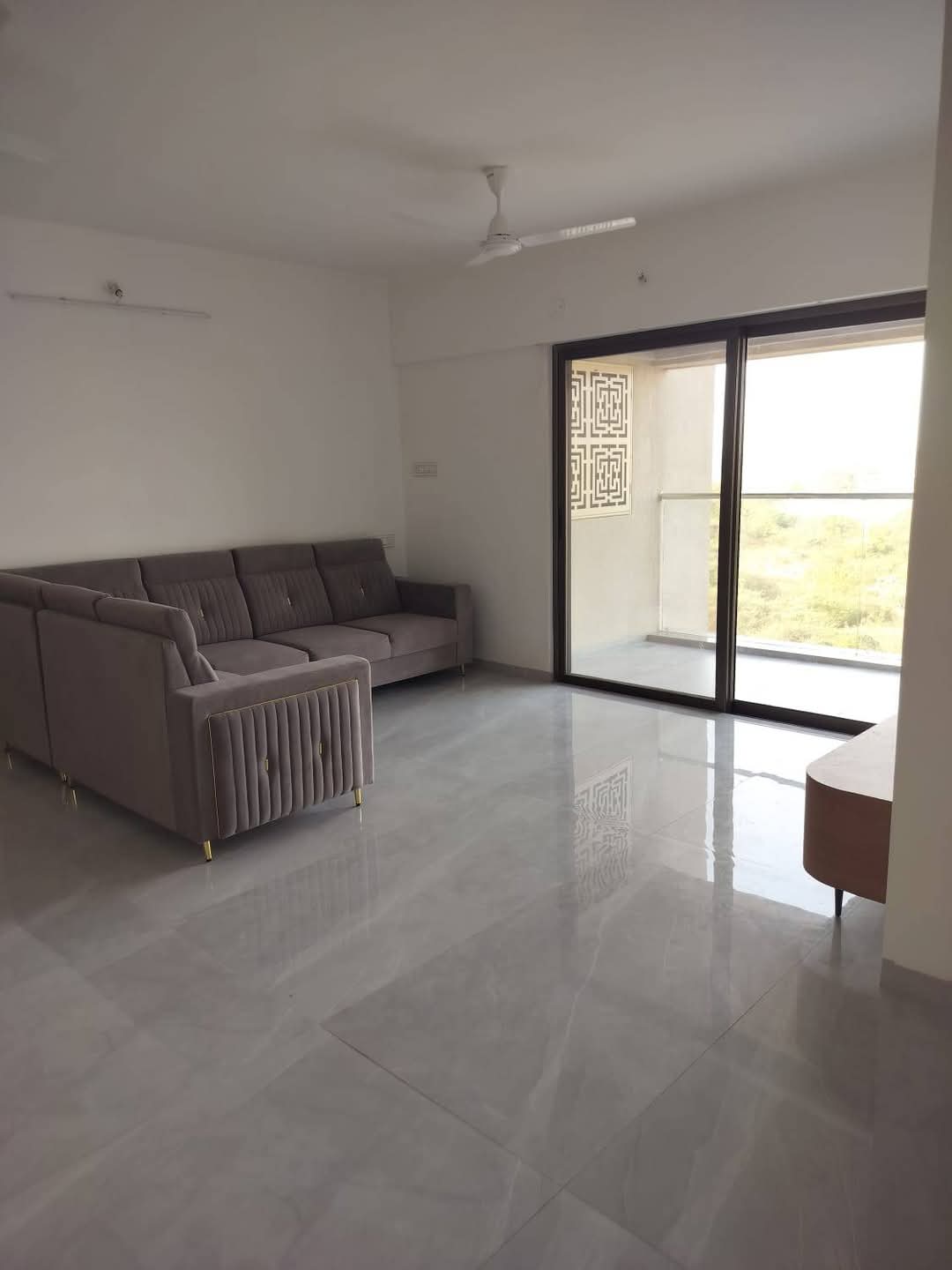 3 BHK + Study Room Apartment For Rent in Oxy Beaumonde