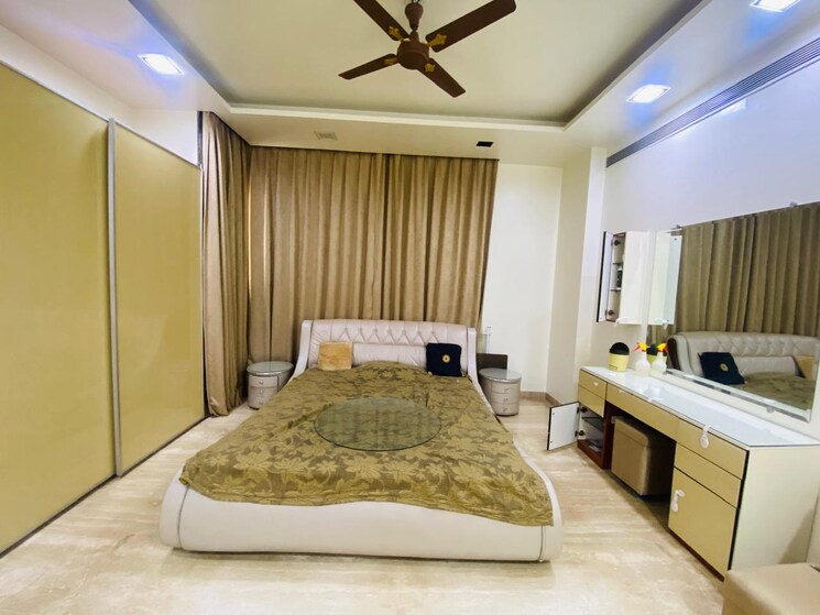 Bedroom, boat club road 4 Bedroom 4300 Sq.Ft. Apartment In Boat Club Road Pune 8916483