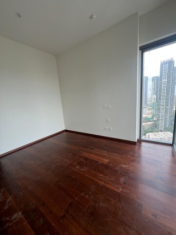 Room in 3 BHK Apartment at Piramal Mahalaxmi, Mahalaxmi – for Rent