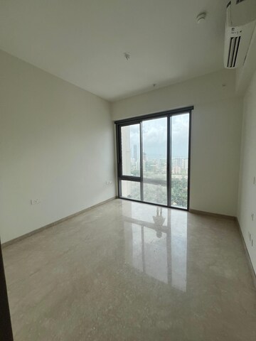 Room in 3 BHK Apartment at Piramal Mahalaxmi, Mahalaxmi – for Rent