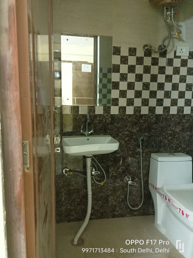 Bathroom, chattarpur 1 Bedroom 450 Sq.Ft. Builder Floor In Chattarpur Delhi 8916630