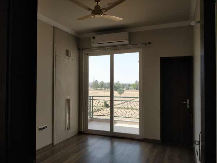 Room, central-park-3-flower-valley 2.5 Bedroom 1093 Sq.Ft. Builder Floor In Sohna Sector 33 Gurgaon 8916609