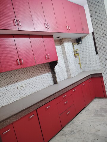 Master Bedroom in 2 BHK Apartment at Madhur Apartment, Paschim Vihar – for Rent
