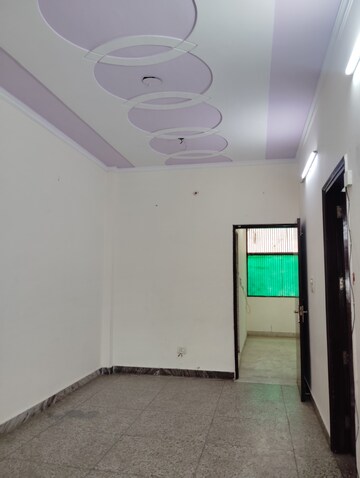 2 BHK Apartment For Rent in Madhur Apartment, Paschim Vihar