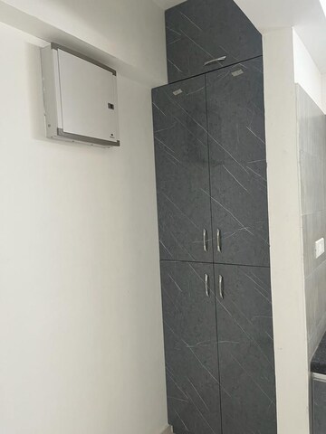 Furnished Amenities in 3 BHK Apartment at Shela – for Rent