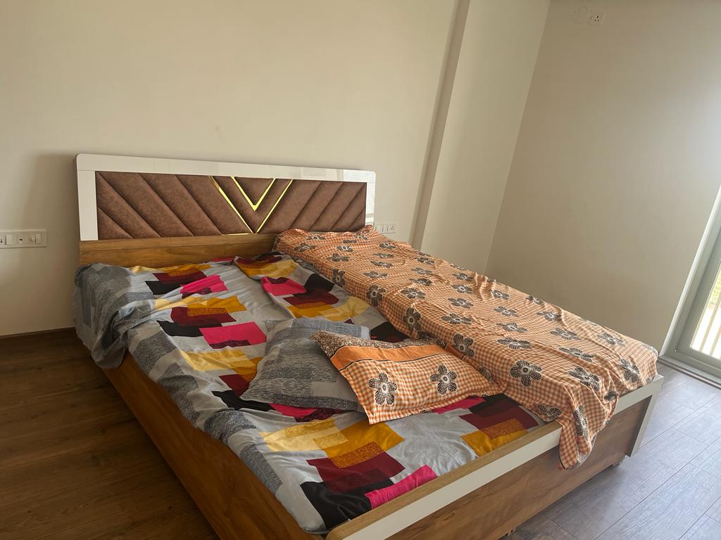 3 BHK + Pooja Room Apartment For Rent in Orchid Legacy