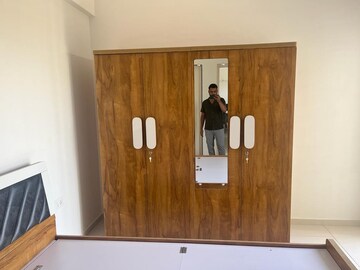 Room in 3 BHK Apartment at Shela – for Rent