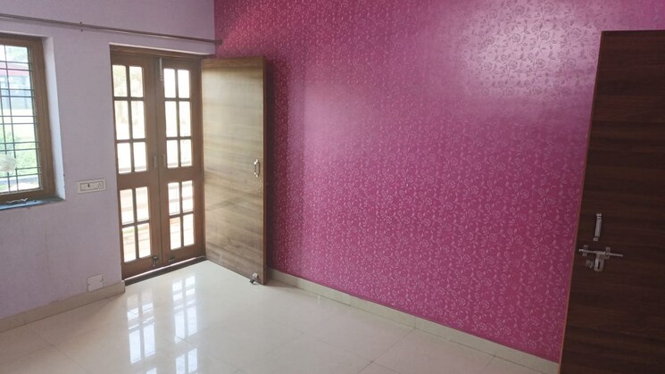 Room, gms road 3 Bedroom 1800 Sq.Ft. Builder Floor In Gms Road Dehradun 8916643
