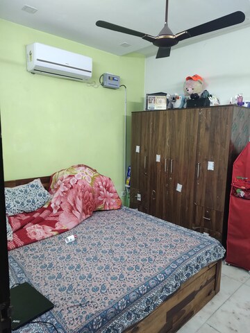 Bedroom in 2 BHK Apartment at Madhur Apartment, Paschim Vihar – for Rent