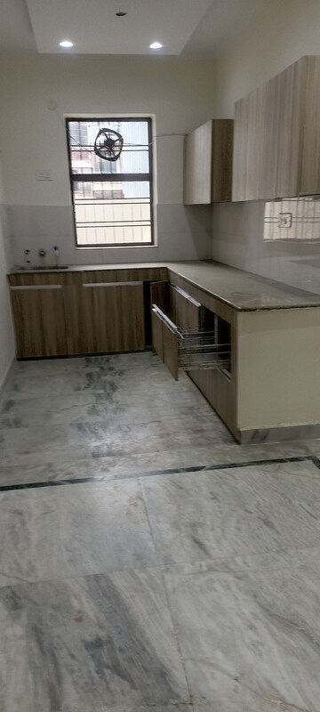 Kitchen in 3 BHK Builder Floor at Green Fields Colony – for Rent