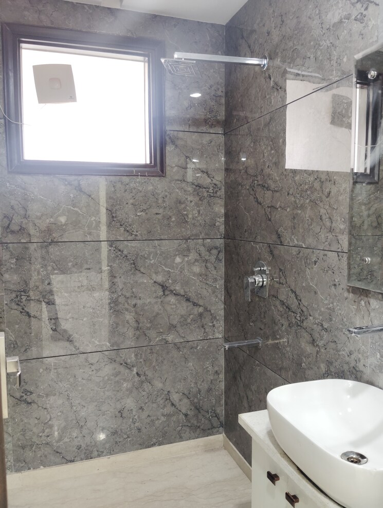 Bathroom, jahaz-apartments 3 Bedroom 1450 Sq.Ft. Apartment In Paschim Vihar Delhi 8916660