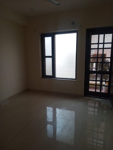 Room in 3 BHK Builder Floor at Sector 46 – for Rent