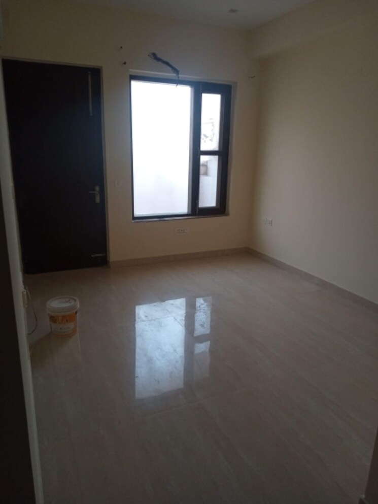 Room, sector 46 3 Bedroom 1600 Sq.Ft. Builder Floor In Sector 46 Gurgaon 8916676