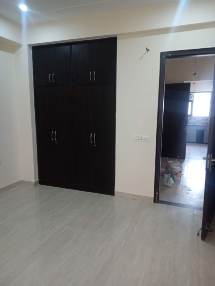 Room, sector 46 3 Bedroom 1600 Sq.Ft. Builder Floor In Sector 46 Gurgaon 8916676
