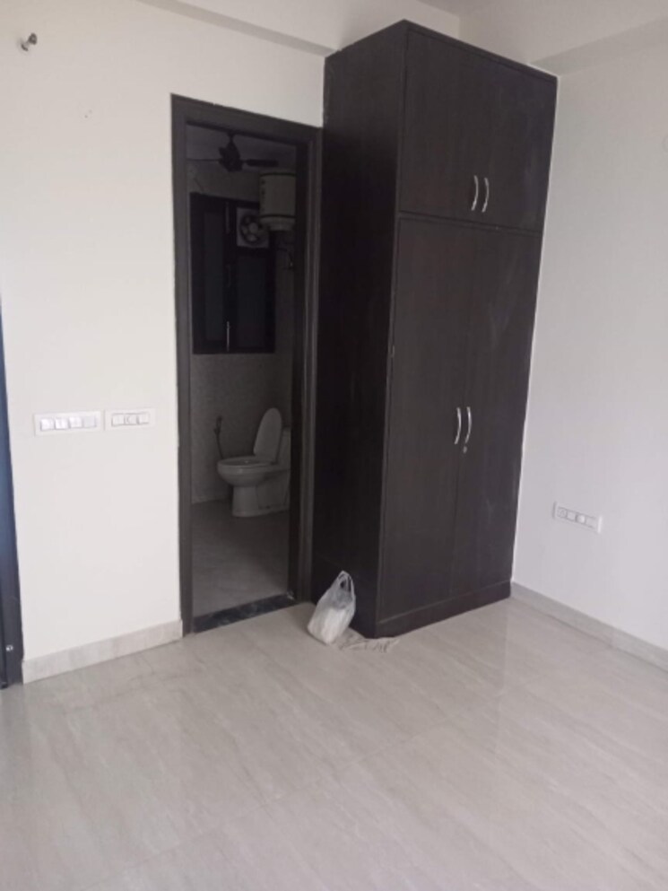 Room, sector 46 3 Bedroom 1600 Sq.Ft. Builder Floor In Sector 46 Gurgaon 8916676