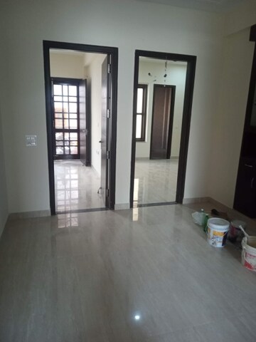 Room in 3 BHK Builder Floor at Sector 46 – for Rent