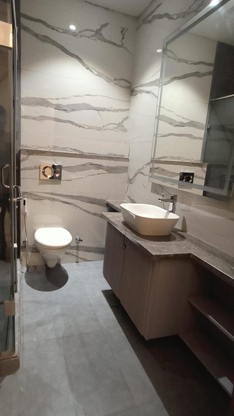 Master Bedroom, dlf phase ii 4 Bedroom 400 Sq.Yd. Builder Floor In Dlf Phase ii Gurgaon 8916681