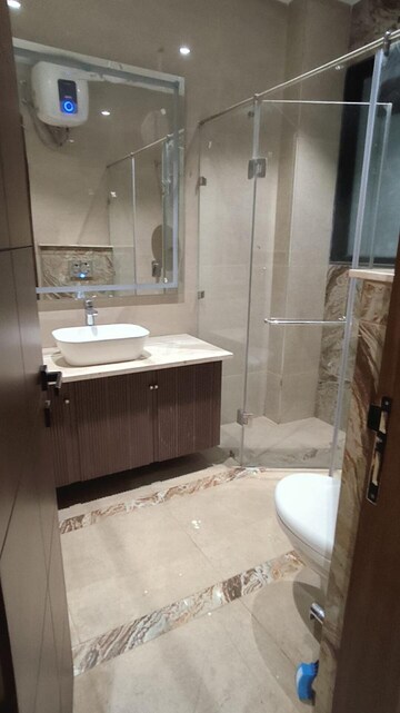 Kitchen in 4 BHK Builder Floor at Dlf Phase ii – for Rent
