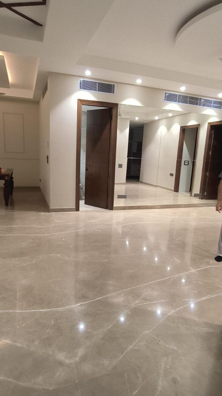 undefined, dlf phase ii 4 Bedroom 400 Sq.Yd. Builder Floor In Dlf Phase ii Gurgaon 8916681