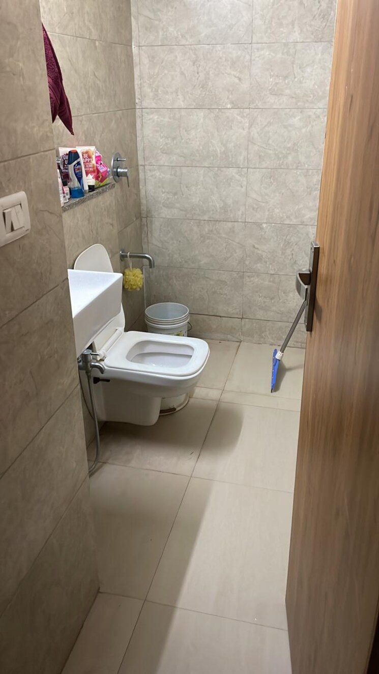 Bathroom, goyal-orchid-blues 2 Bedroom 1215 Sq.Ft. Apartment In Shela Ahmedabad 8916657