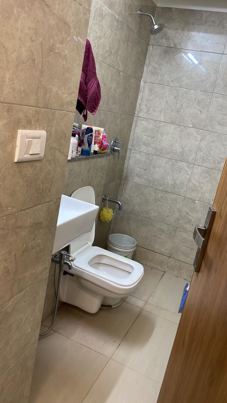 Bathroom, goyal-orchid-blues 2 Bedroom 1215 Sq.Ft. Apartment In Shela Ahmedabad 8916657