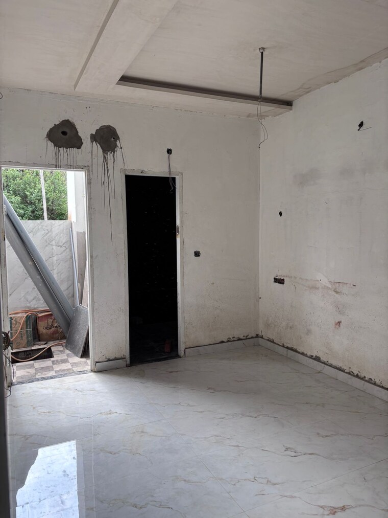 Other, sector 65 2 Bedroom 1000 Sq.Ft. Apartment In Sector 65 Mohali 8916679