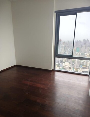Room in 3 BHK Apartment at Piramal Mahalaxmi, Mahalaxmi – for Rent