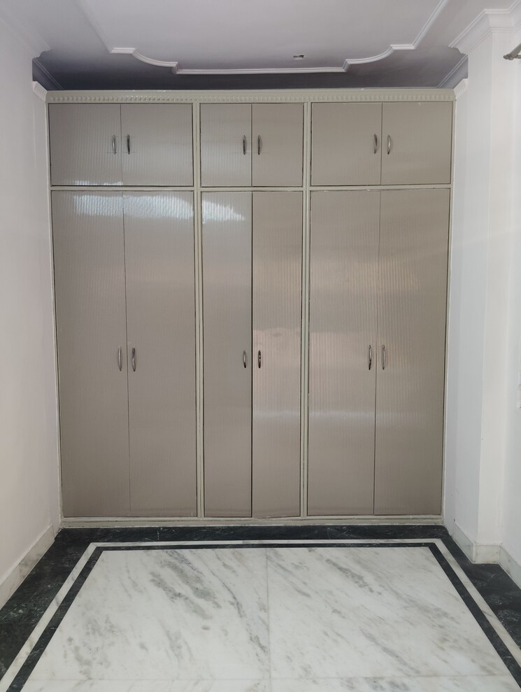 Bathroom, triveni-apartments-cghs 2.5 Bedroom 1100 Sq.Ft. Apartment In Paschim Vihar Delhi 8916718