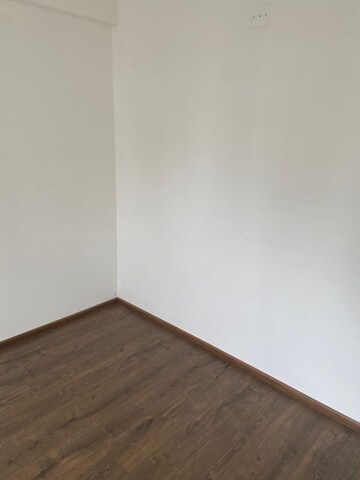 Room in 3 BHK Apartment at Shela – for Rent