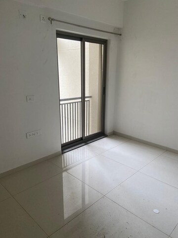 Room in 3 BHK Apartment at Shela – for Rent