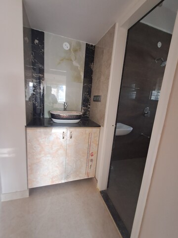 Attached Bathroom in 3 BHK Builder Floor at Jayanagar – for Rent