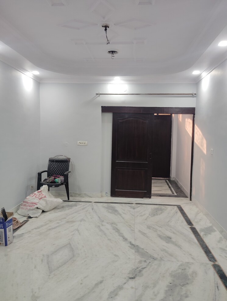 Bedroom, anuradha-apartments-cghs 2.5 Bedroom 1000 Sq.Ft. Apartment In Paschim Vihar Delhi 8916741