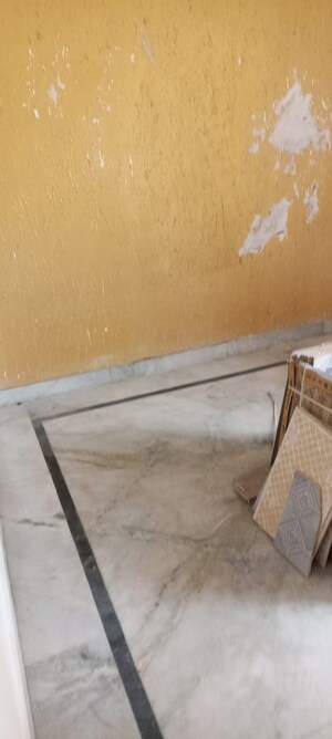 Room in 3 BHK Builder Floor at Green Fields Colony – for Sale