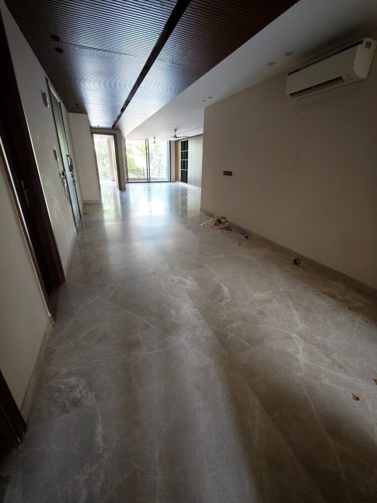 Room, dlf-regent-house 4 Bedroom 360 Sq.Ft. Builder Floor In Dlf Phase iv Gurgaon 8916800