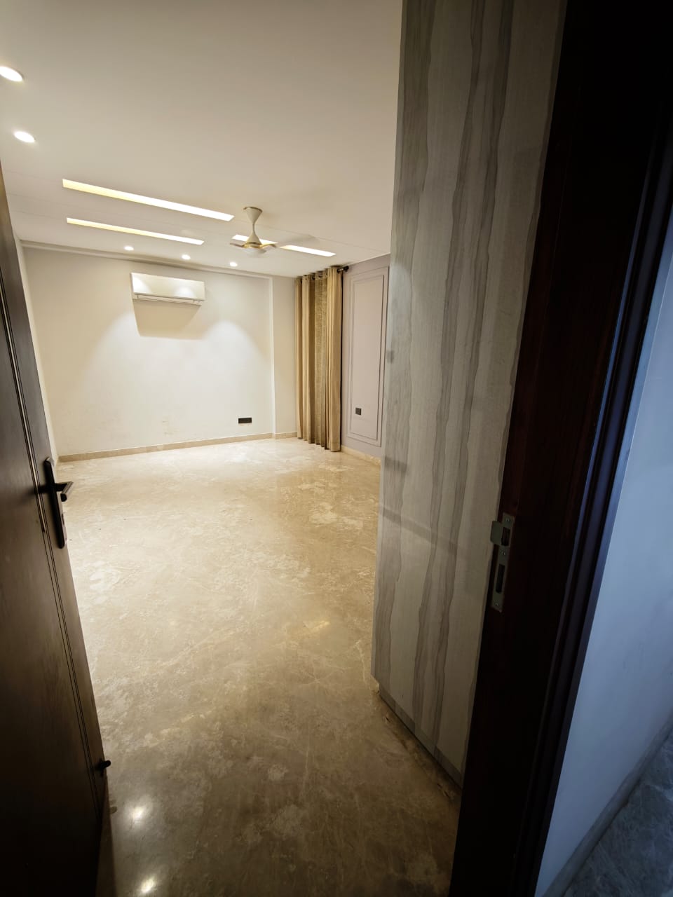 4 BHK + Servant Room Builder Floor For Rent in DLF Regent House