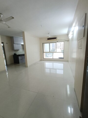 Room in 2 BHK Apartment at Malad East – for Rent
