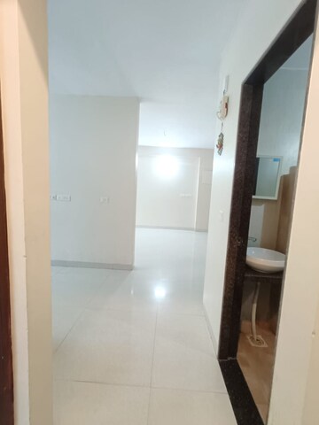 Furnished Amenities in 2 BHK Apartment at Malad East – for Rent