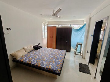 Bedroom in 1 BHK Apartment at Bandra West – for Rent